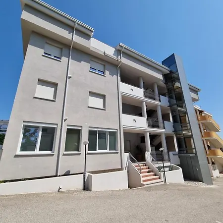 Spalato Place