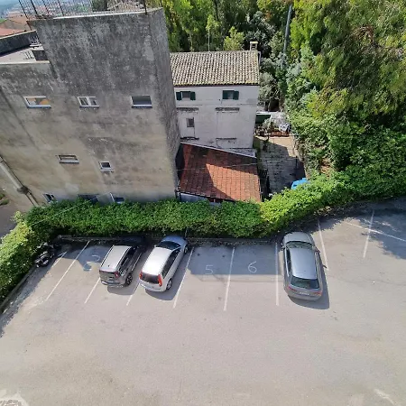 Spalato Place *